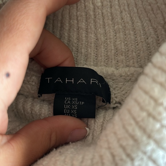 Sweater - Picture 4 of 4